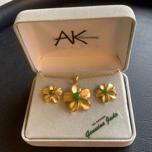 Jade flower necklace earring set Costume jewelry